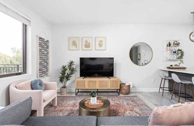 CozySuites | Stylish 2BR at Meridian Kessler
