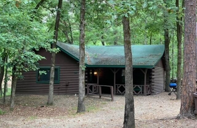 CRABAPPLE COVE 2 Bedroom, sleeps 8 on Stocked fishing Pond!
