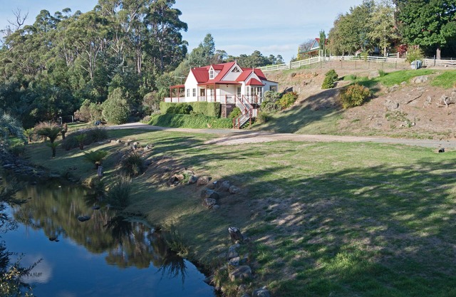 CRABTREE RIVER COTTAGES - EMILY COTTAGE