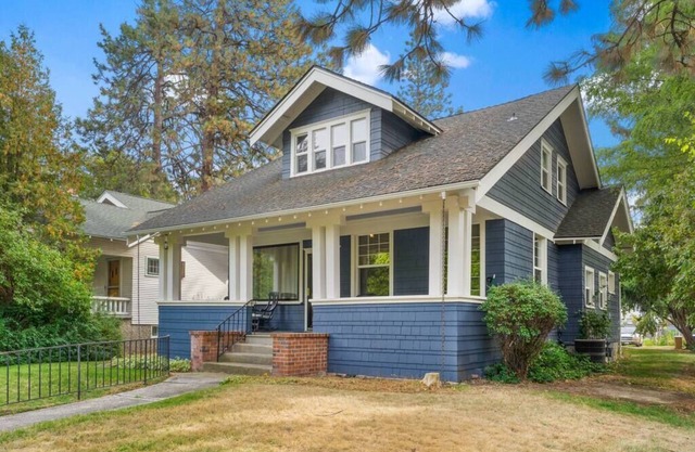 Craftsman Crush | Comfy, Stylish, Close to It All