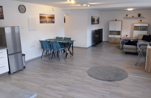 Craftsman/transitional apartment for max. 4 persons