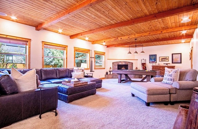 Cranbrook Cottage - Family Home + Hot Tub + Pool Table