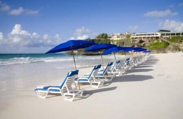 The Crane Resort - Ocean Front, Sandstrand, 2 Schlafzimmer