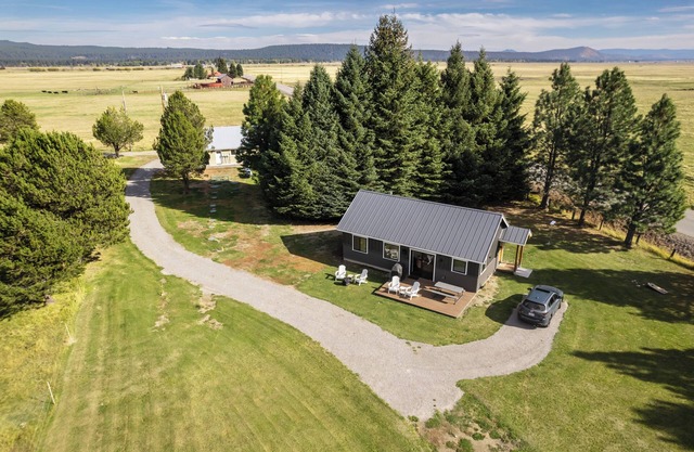 CRATER LAKE CATTLE CO. RANCH CABIN Short drive to Crater Lake Built in 2023