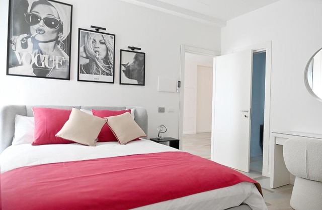 Crazi Suites