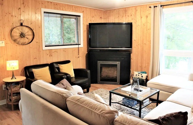 Create family memories at Casa Catlin - 3 private suites for up to 16 ppl max