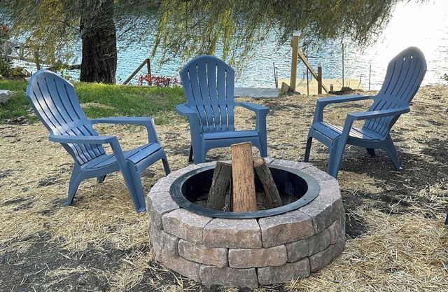 Creekfront Large 5BR Private Hot Tub Kayaks Sauna Arcade Pet Friendly