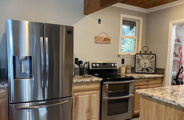 Creekfront Cabin - Newly Remodeled!