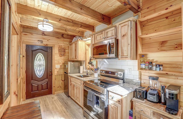 Creekside cabin on trout stream footsteps away from the Appalachian Trail