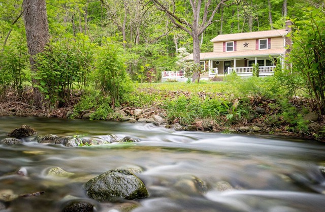 Creekside Cottage at Shenandoah