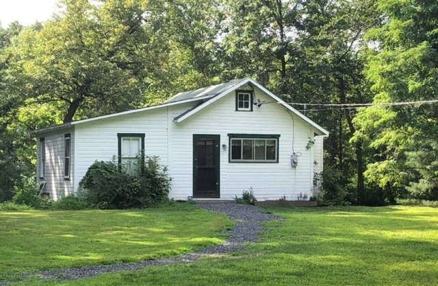 Creekside Cottage On The Water