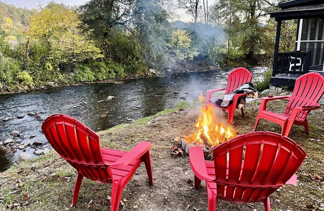 Creekside Firefly Cottage