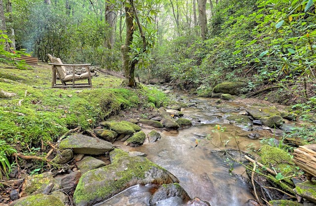 Creekside Hideaway is private with no steps close to the golf course/clubhouse
