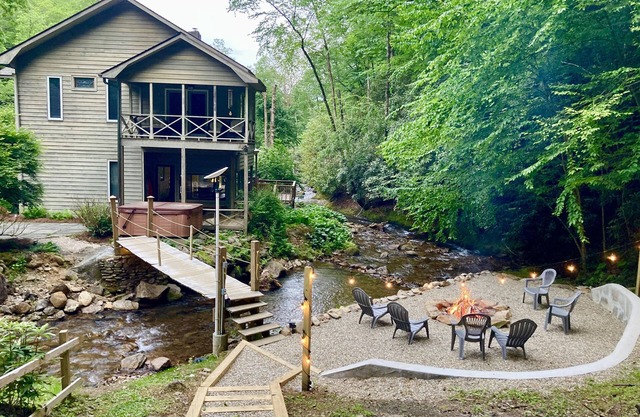 Neue Riverfront Listing mit Whirlpool!