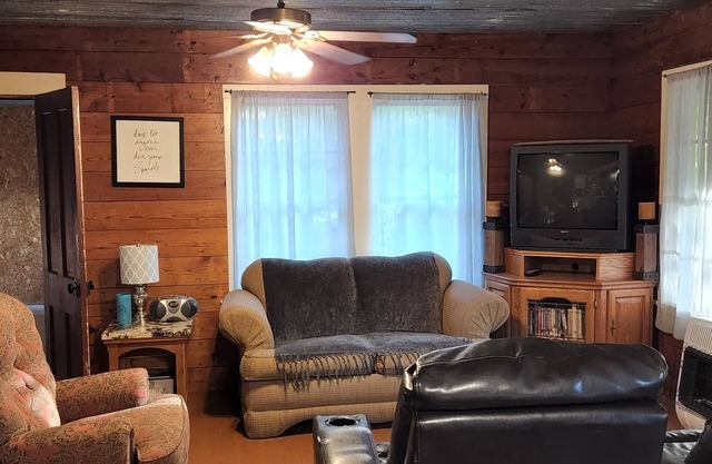 Creekside Private Cabin
