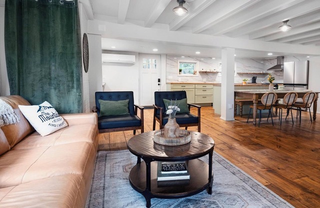 Creekside Retreat-Arcade-Fire Pit-BBQ-Minutes To Hiking & Skiing