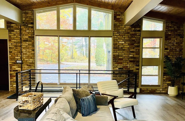 Creekside - Secluded Sanctuary near Spring Lake/Grand Haven/Holland/Muskegon