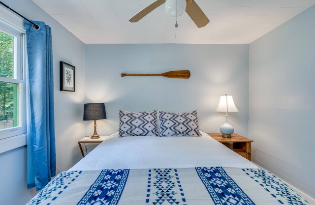 Creekside vintage retreat with HOT TUB!
