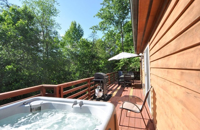 Creekview Cabin - A Perfect Escape
