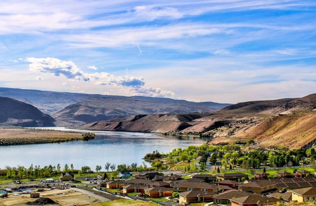 Crescent Bar 4bed 3bath House in a private community w POOL