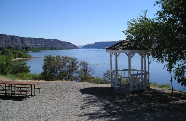 Crescent Bar RV Resort