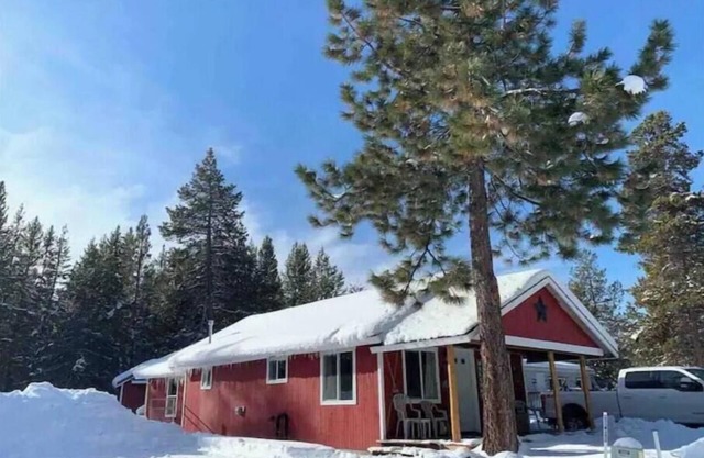 Crescent Cabin by Lakes & Rivers
