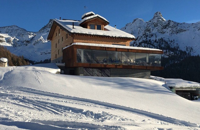 Crest Alpine Lodge & Spa