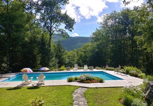 Cricket Hill Lodging