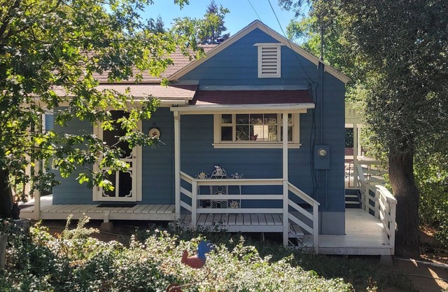 Cristine's Cozy Cottage in the Woods - Close to Town and Pet Friendly!