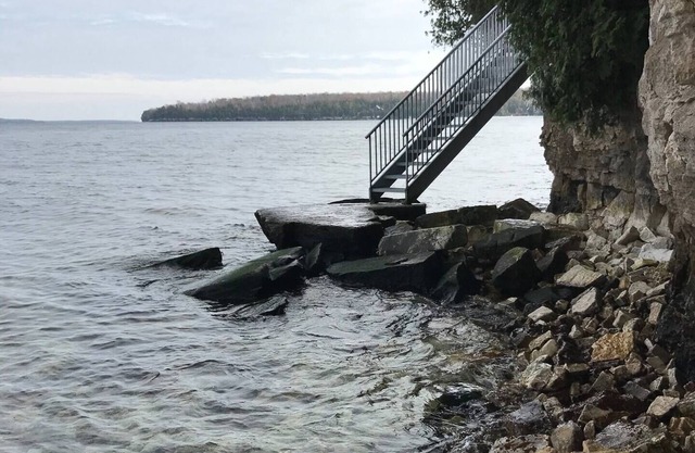 Cro’s Nest Waterfront Home en el borde de Baylake Bluff. Increíbles vistas al agua!
