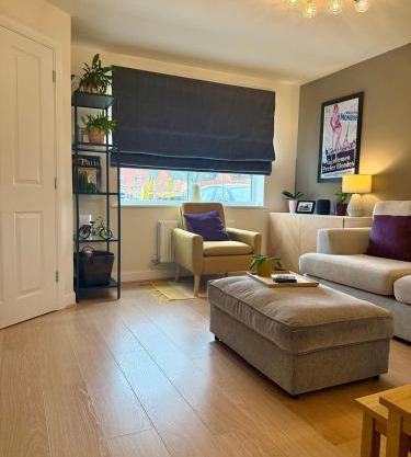 Crosby Calm: Modern 1-Bed Retreat for Solo Stays