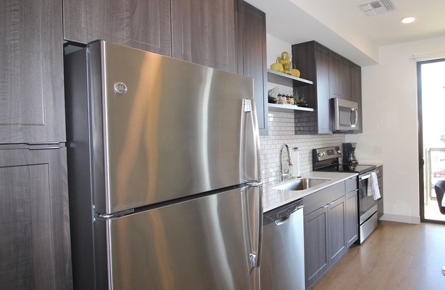 Cross St To St Joes--Minutes to Downtown