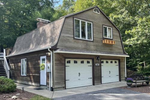 Crown Carriage House