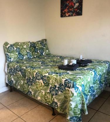 Crown Inn & Suites