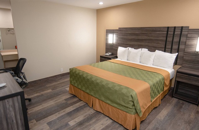 Crown Motel