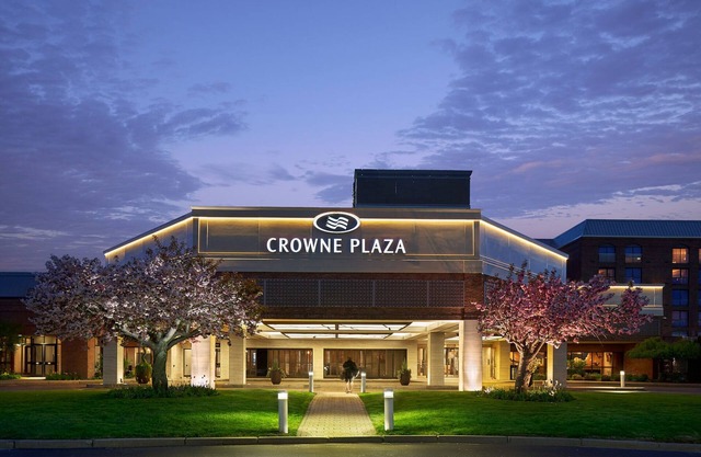 Crowne Plaza Providence-Warwick Airport by IHG