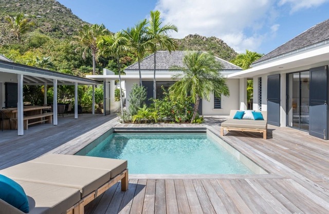Crush (2/4 Rooms) Luxury villa