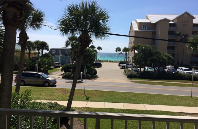 Schöne Crystal Beach - Ocean View - Steps From Beach - 2nd Floor End Unit
