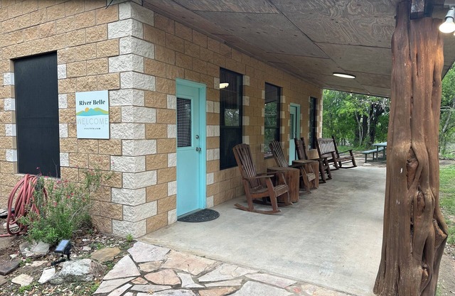 Crystal Clear Frio River - Private Waterfront House - Room for the Family