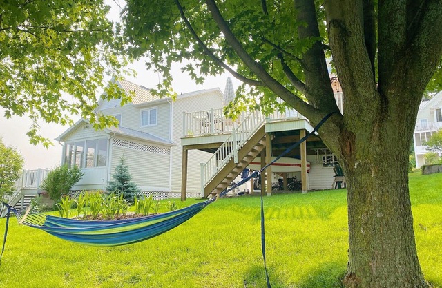 Crystal Cove Cottage - Family friendly, Private beach, Gated community!