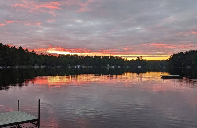 Crystal Tree Cottage - A Northwoods Sunset Lake House