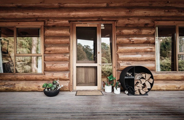 Cuan Den Log Cabin - Book now for Winter