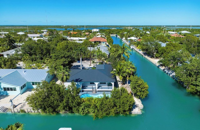 New Listing! Cudjoe Cabana: Luxurious CanalFront w/Pool, Tiki, Open Water Access