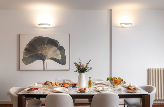 Cullinan Como Lakeview Apartment von Aden Luxury