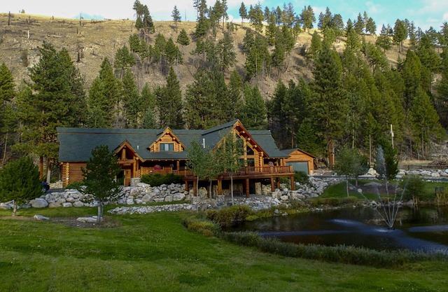 NEU! Benutzerdefinierte Bitterroot Valley Cabin w / Vor-Ort-Teich