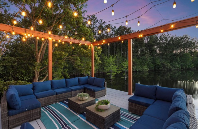 Maßgeschneidertes Lake House