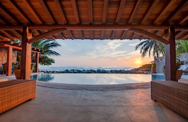 La Nueva eine neue, maßgeschneiderte Luxusvilla am Strand!