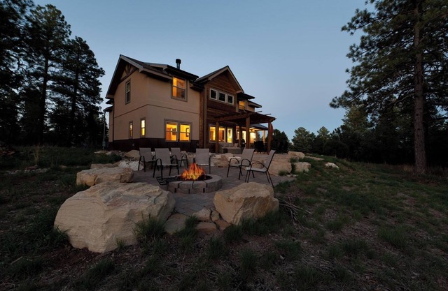Preisgekröntes Haus auf 3 Acres - 9 Min. nach Durango - Feuerstelle / Ping Pong