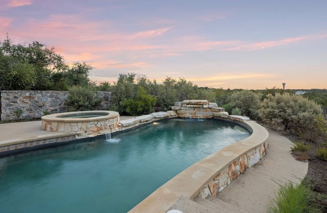 Custom Home and Casita, Private Pool and Hot Tub, Hill Country Views