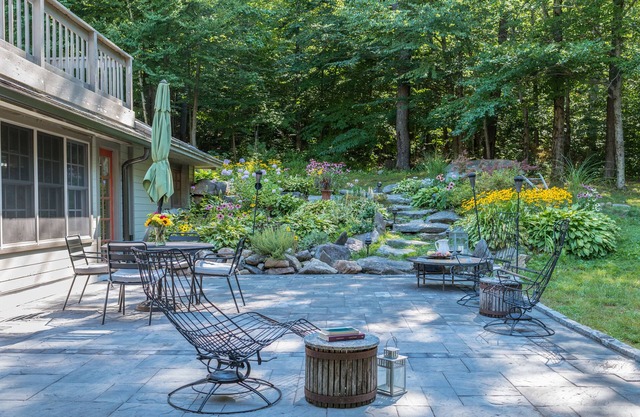 Custom Home In Scenic Wooded Area near small lake, Sleeps up to 16